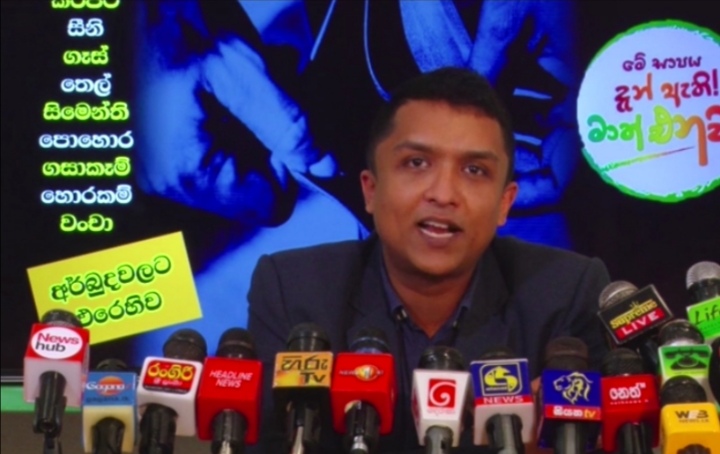 කහ වලින් ස්වයංපෝෂිත රටක කහ කිලෝවක් රුපියල් එක්දහස් ගණනක් පැනලා – රොහාන් ජයවික්‍රම ජනපතිට  කියයි