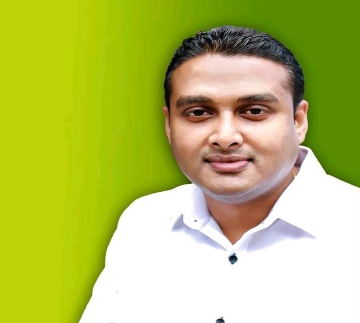 උපාධි අපේක්ෂකයින් 300 කට චතුරගෙන්  දේශනයක්