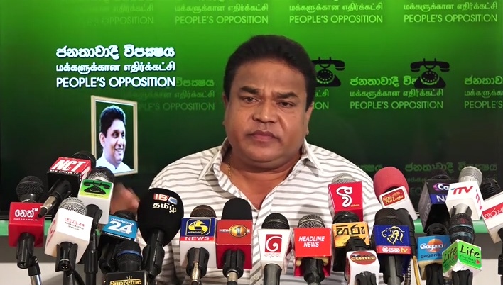 විදුලිබල ඇමතිවරයා ආදුරේ අතපත ගානවා – තෙල් නැත්තම් විදුලිය කැපීම ප්‍රශ්නයට විසඳුමක් නෙමෙයි – පී.හැරිසන් කියයි