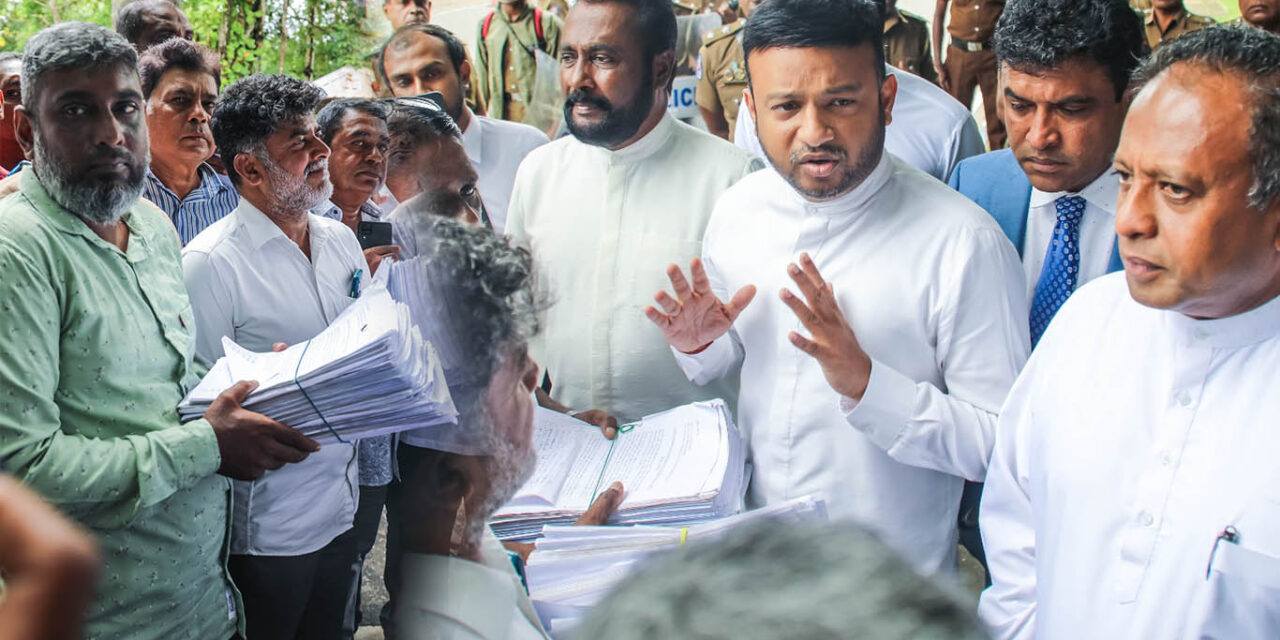 මහජන පෙත්සම් වල ගොනුව මහා ලේකම්තුමා අතට (PHOTOS)