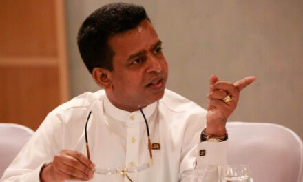 ගං වතුරෙන් පීඩාවට පත් ජනතා සංඛ්‍යාලේණවල අඩුපාඩු පිළිබඳව පා.ම බුද්ධික පතිරණ හෙළිකරයි (VIDEO)