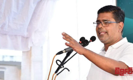 “මොළේ තිබෙන කිසිදු අයෙක් වත්මන් පාලකයන් එක්ක ජාතික ආණ්ඩු නිර්මාණය කරන්නේ නෑ” – මුජිබර් රහුමාන් (VIDEO)