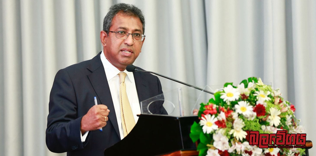 “ජනාධිපතිතුමා….. ඔබතුමා ඔය කරගන්නේ ඉතාම ලොකු වැරැද්දක්, තාම වෙලාව තියනවා Online පනත ඉල්ලා අස්කරගන්න…” ආචාර්ය හර්ෂ ද සිල්වා (VIDEO)